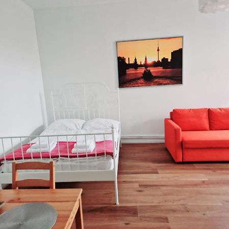 City Studio Apartment For 4, Near Sonnenallee ベルリン エクステリア 写真