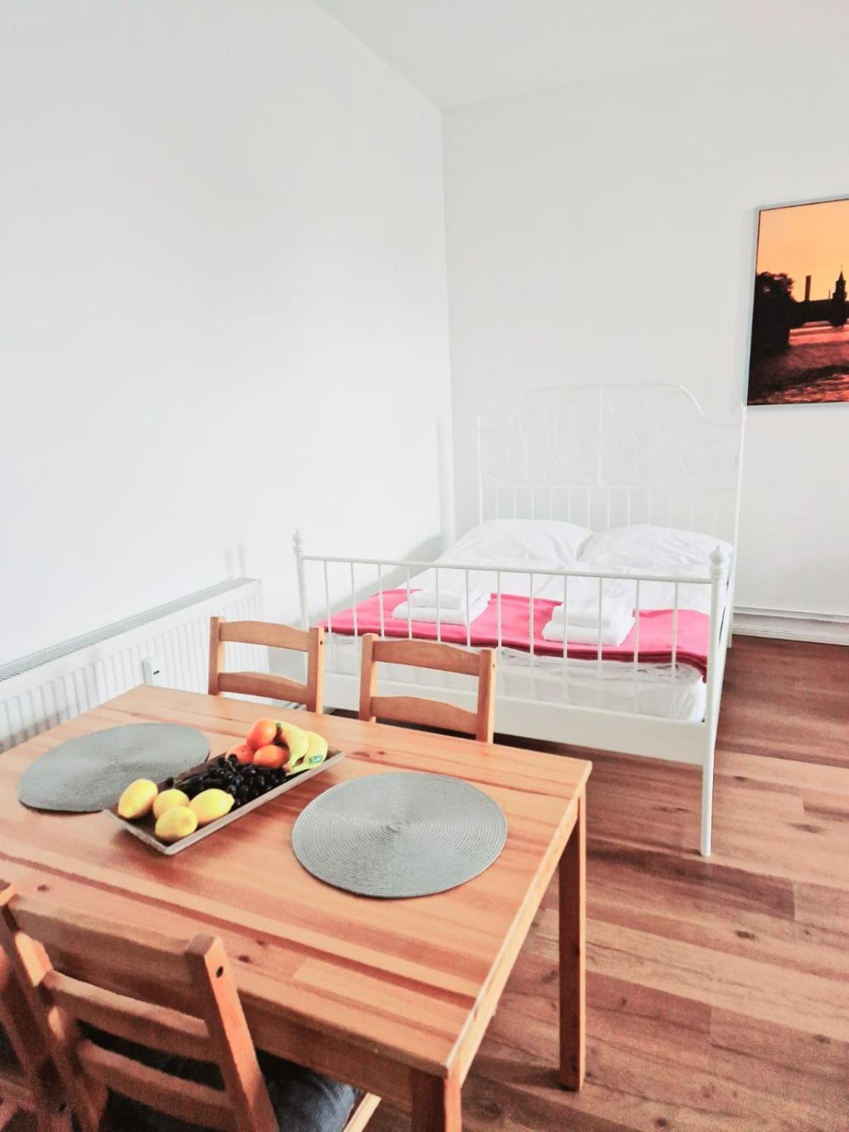 City Studio Apartment For 4, Near Sonnenallee ベルリン エクステリア 写真