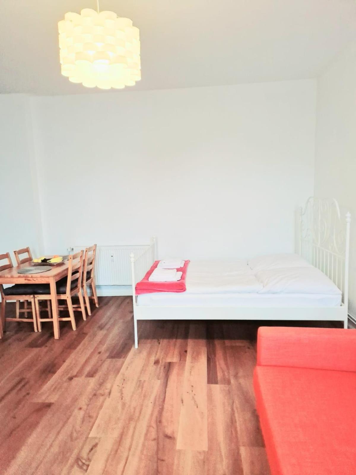 City Studio Apartment For 4, Near Sonnenallee ベルリン エクステリア 写真