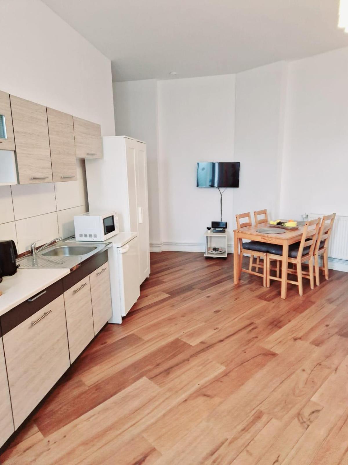 City Studio Apartment For 4, Near Sonnenallee ベルリン エクステリア 写真
