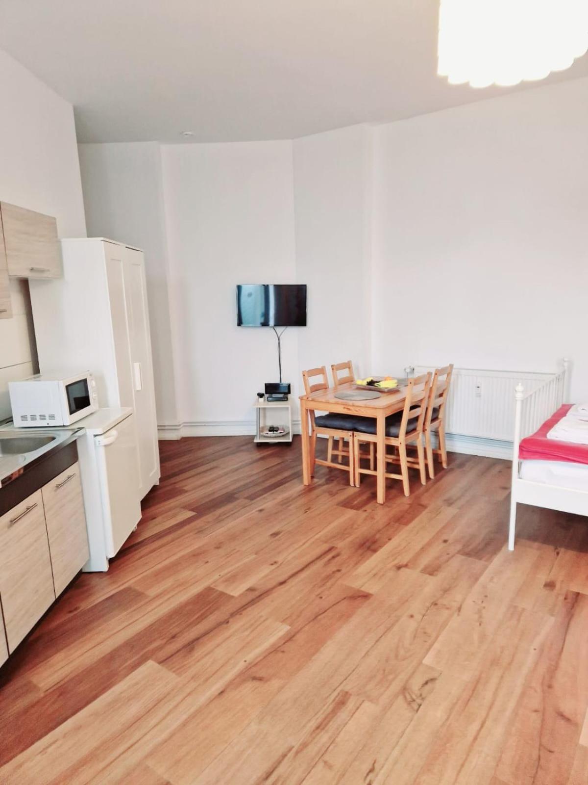 City Studio Apartment For 4, Near Sonnenallee ベルリン エクステリア 写真