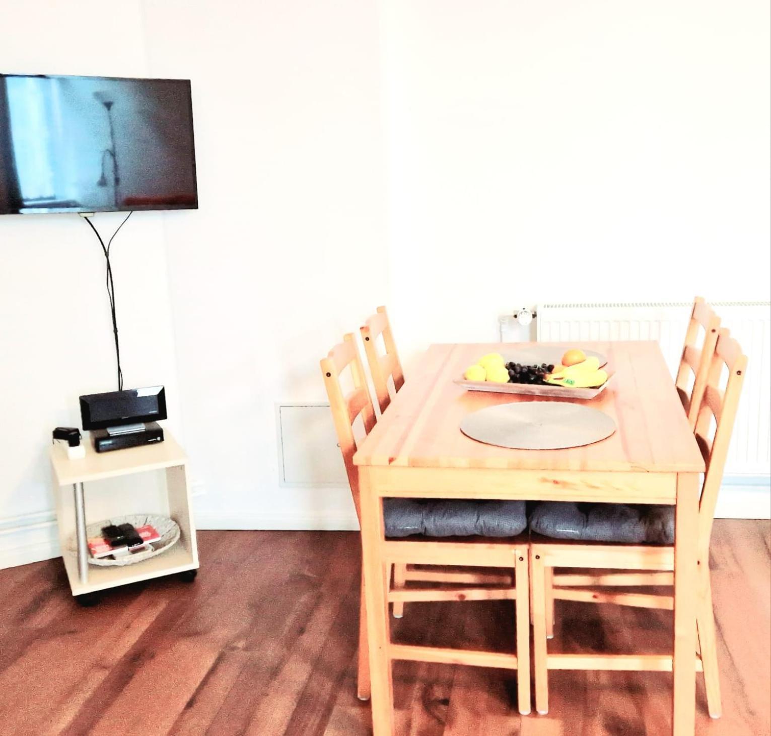 City Studio Apartment For 4, Near Sonnenallee ベルリン エクステリア 写真